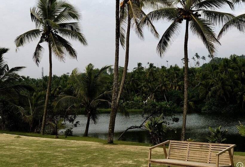 Отель Taj Green Cove Resort And Spa Kovalam