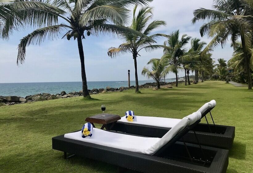 Отель Taj Green Cove Resort And Spa Kovalam