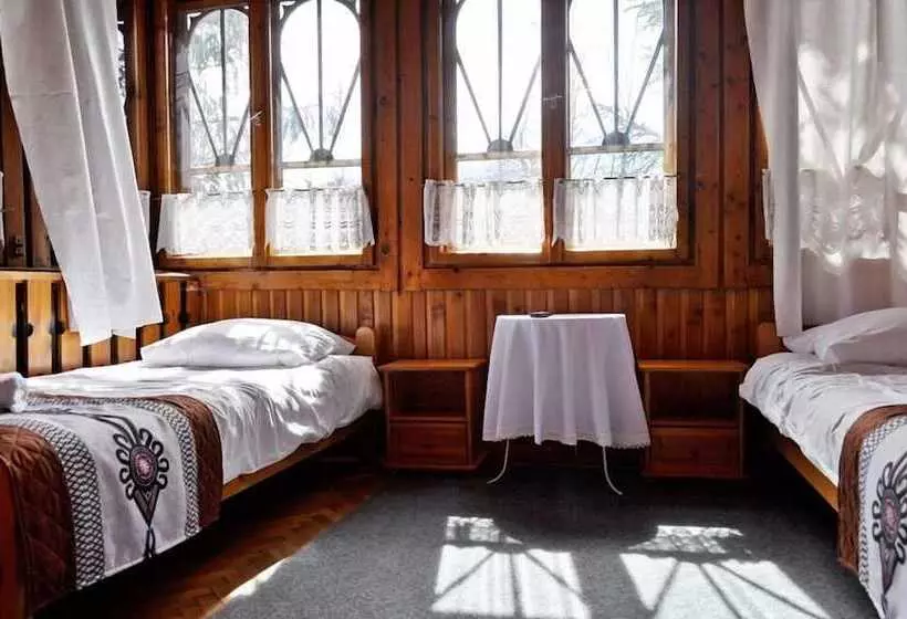 تختخواب و صبحانه Willa Orla