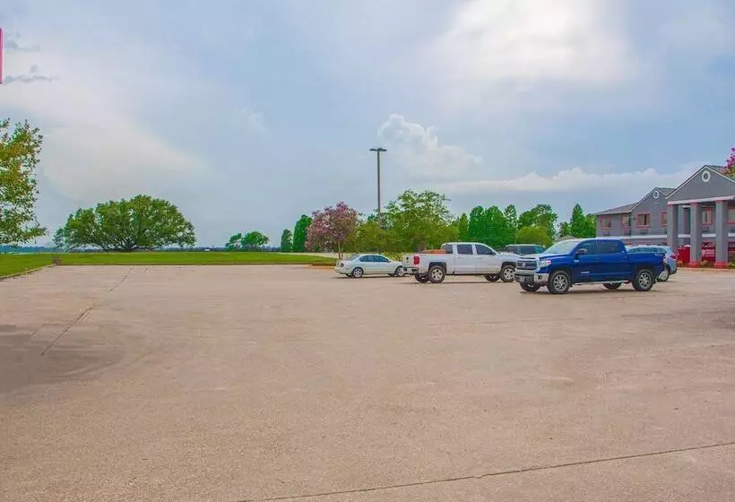 Отель Americas Best Value Inn Donaldsonville