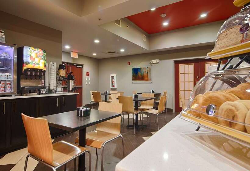 Отель Best Western Auburndale Inn & Suites