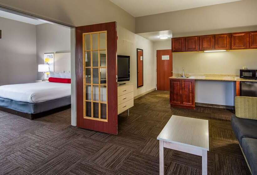 Отель Best Western Auburndale Inn & Suites