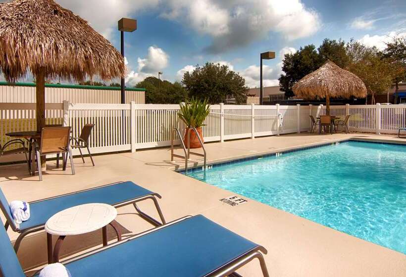 Отель Best Western Auburndale Inn & Suites