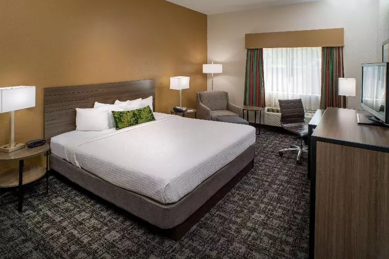 בית מלון כפרי Best Western Logan Inn