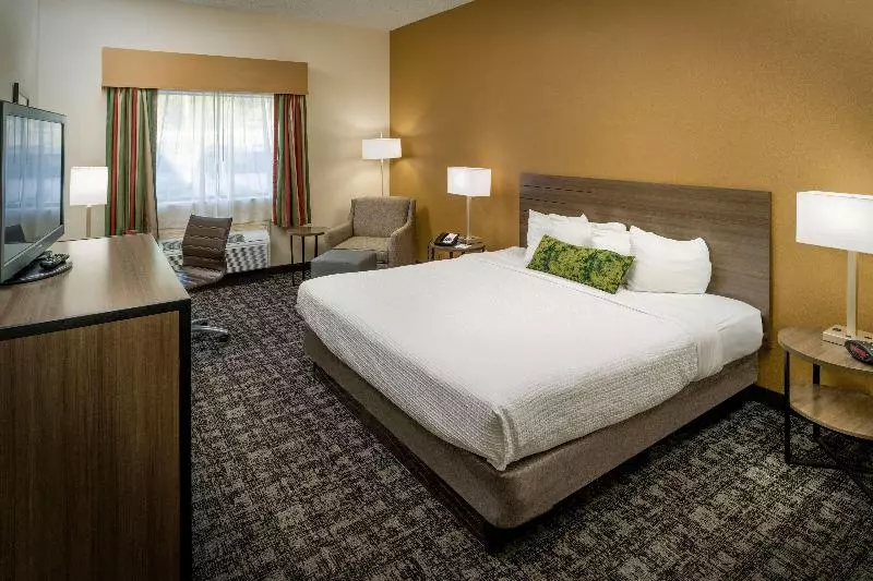 בית מלון כפרי Best Western Logan Inn