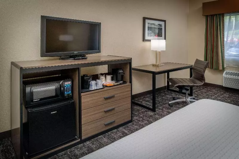 בית מלון כפרי Best Western Logan Inn