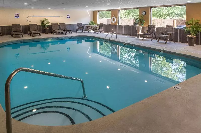 בית מלון כפרי Best Western Logan Inn