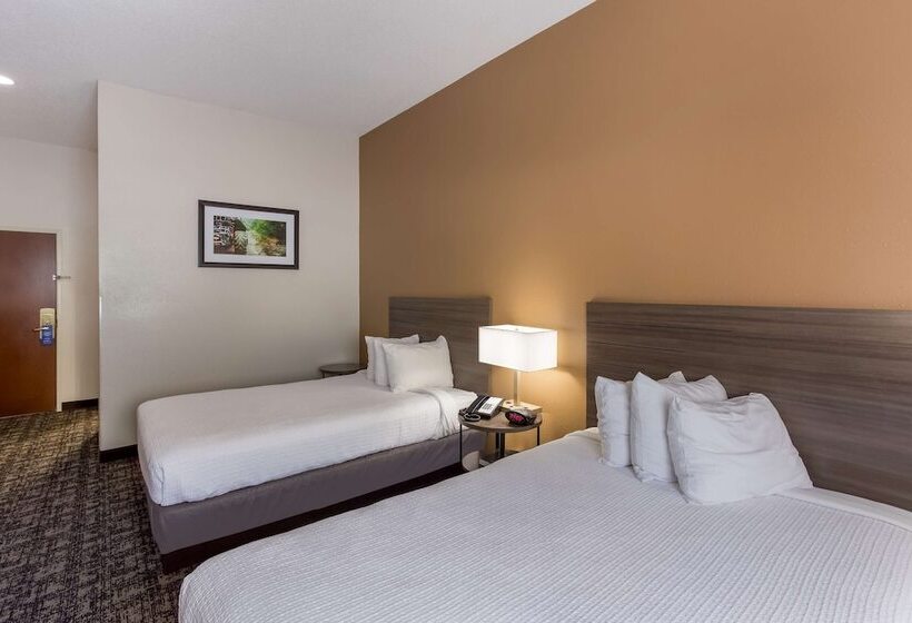 فندق Best Western Logan Inn