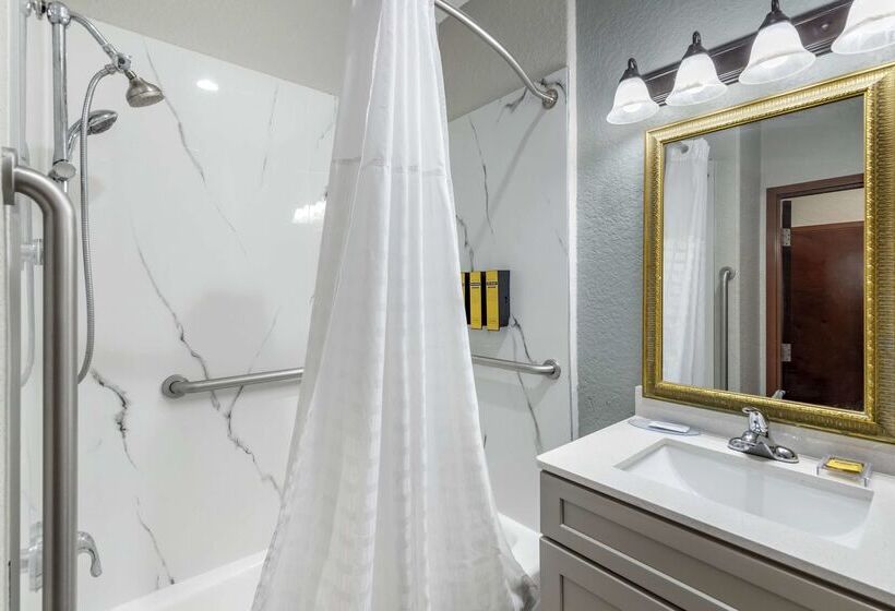 فندق Best Western Plus Victoria Inn & Suites