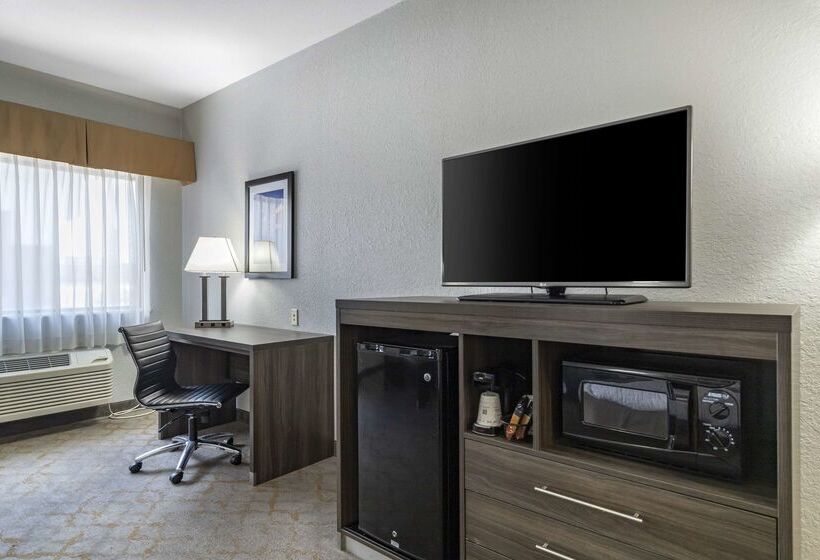 فندق Best Western Plus Victoria Inn & Suites