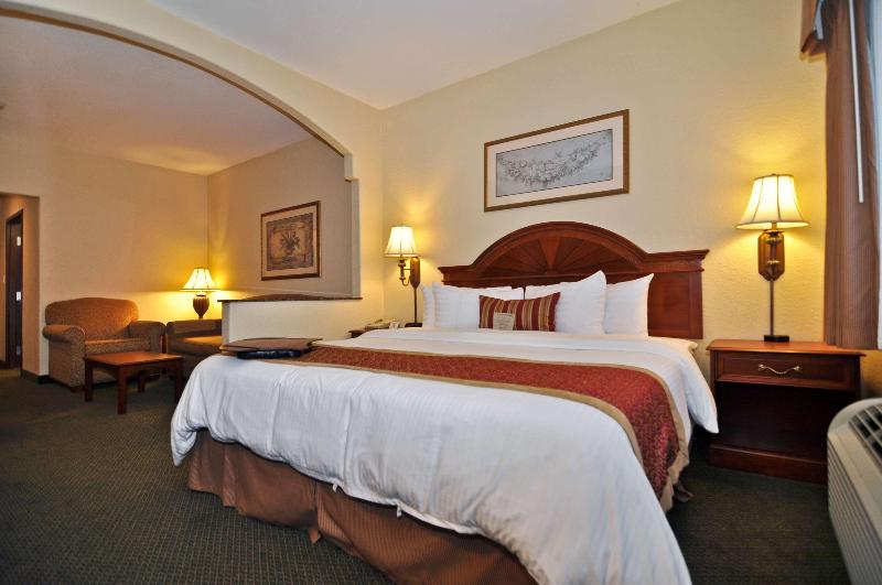 فندق Best Western Plus Victoria Inn & Suites