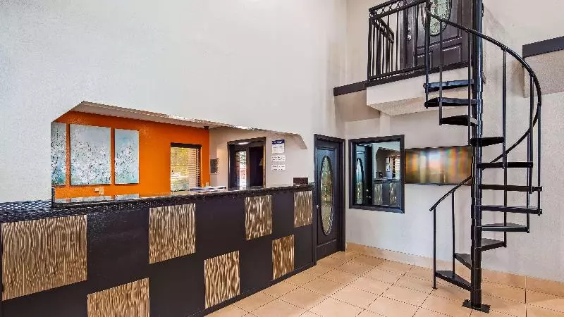 Отель Red Roof Inn & Suites Jackson   Richland