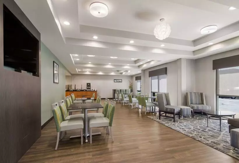 ホテル Spark By Hilton Smithfield I 95