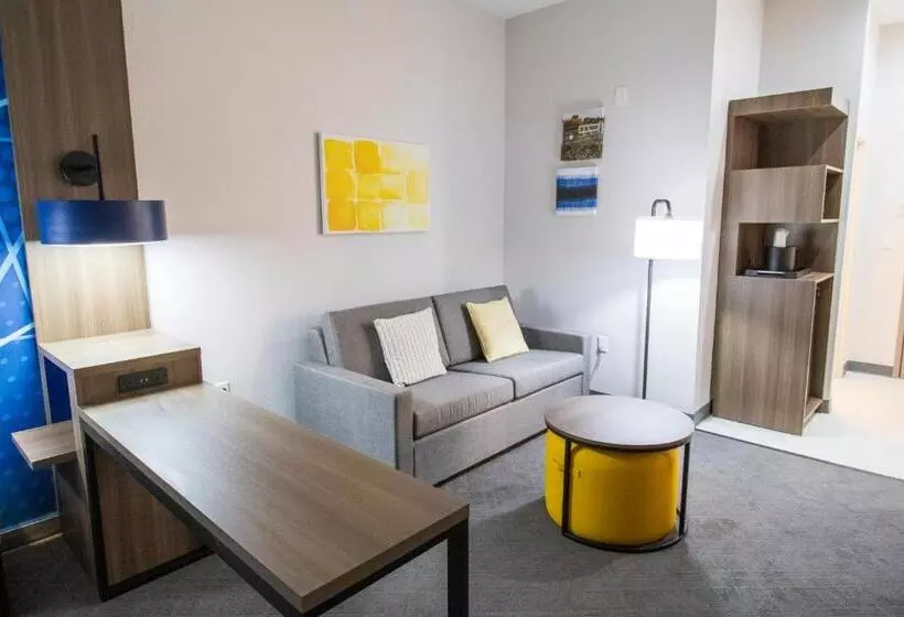 酒店 Comfort Inn & Suites