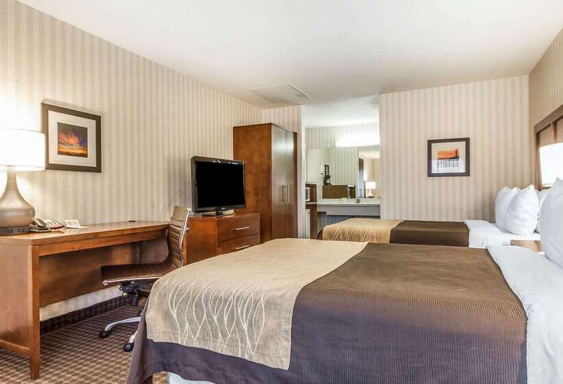 בית מלון כפרי Quality Inn Half Moon Bay Miramar Beach