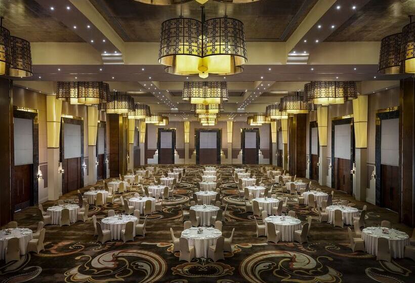 فندق Royal Ambarrukmo Yogyakarta