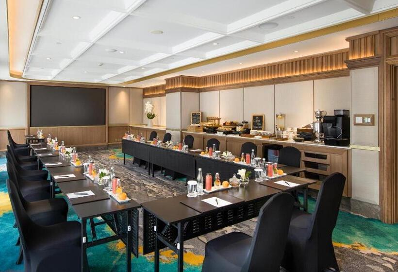 فندق Royal Ambarrukmo Yogyakarta