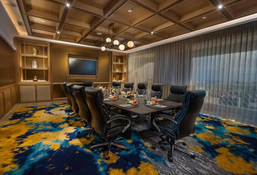 فندق Royal Ambarrukmo Yogyakarta