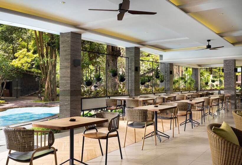 فندق Royal Ambarrukmo Yogyakarta