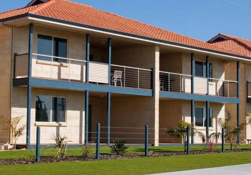 Pinnacles Edge Resort