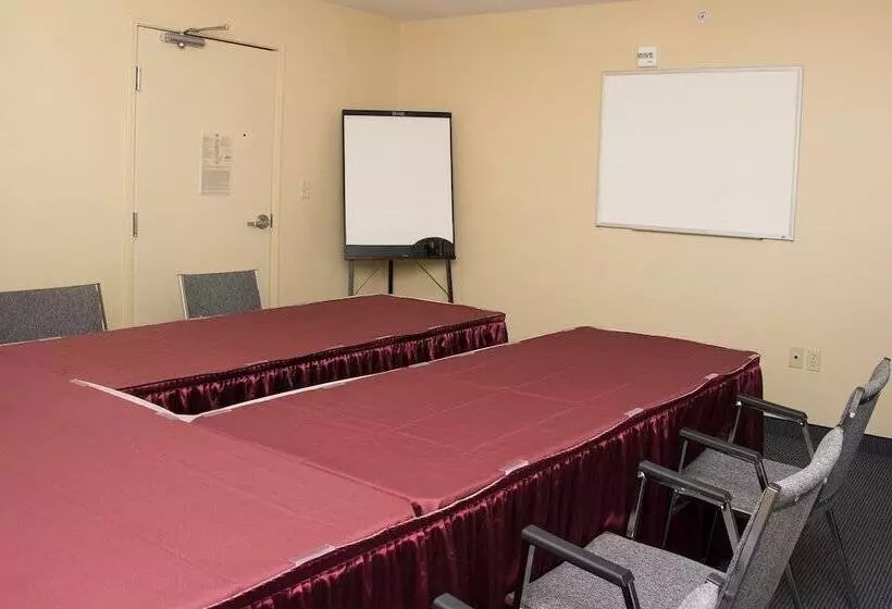 Candlewood Suites Kalamazoo, An Ihg