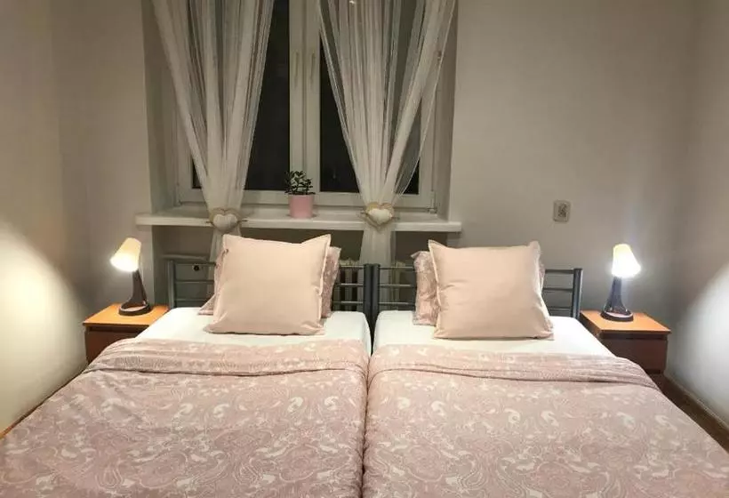Hostel Mango