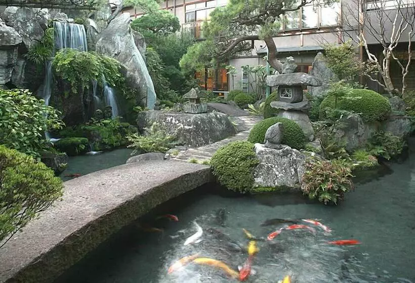 Hotelli Beautiful Japanese Garden Kagetsu