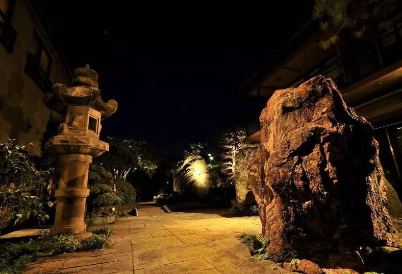 Hotelli Beautiful Japanese Garden Kagetsu