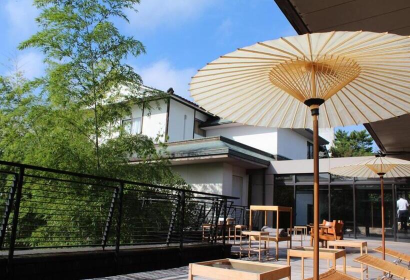 בית מלון כפרי Wataya Besso