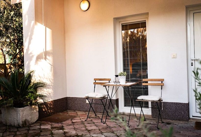 Apartments & Rooms Buble