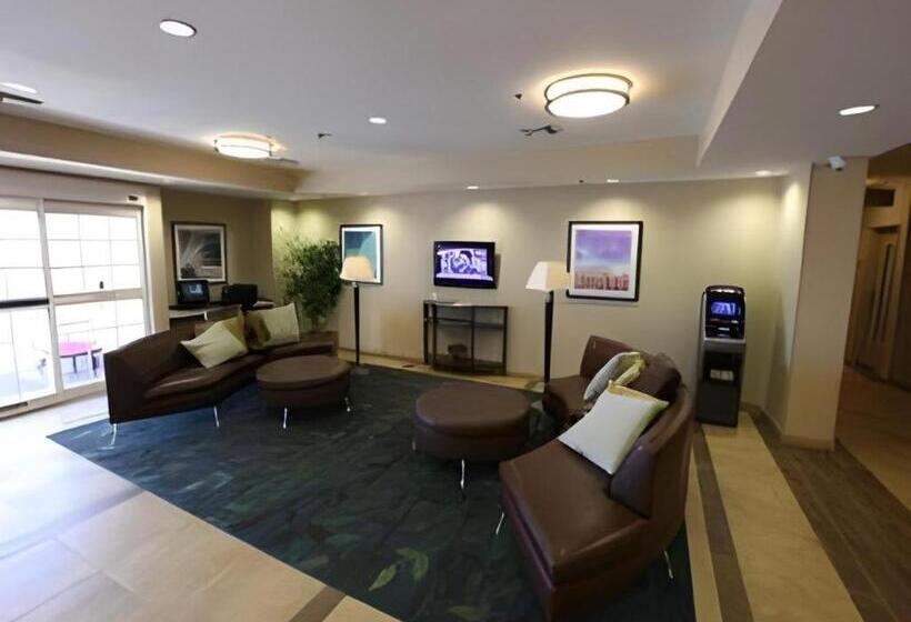 ホテル Candlewood Suites Saint Joseph