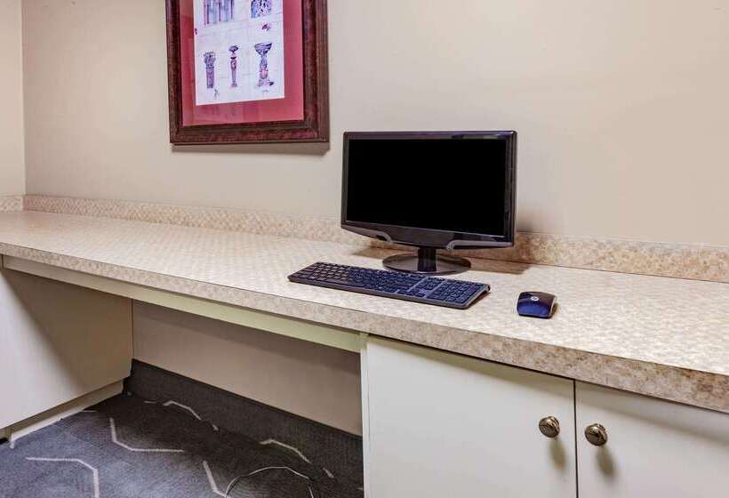 فندق Days Inn By Wyndham Alta Vista