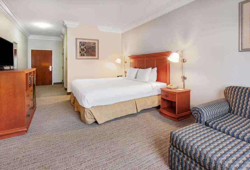 فندق Days Inn By Wyndham Alta Vista