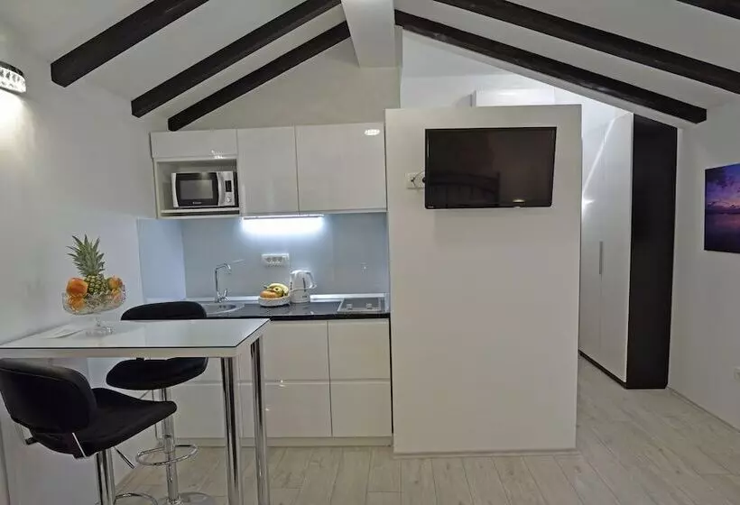Hotel Kuzma Rooms