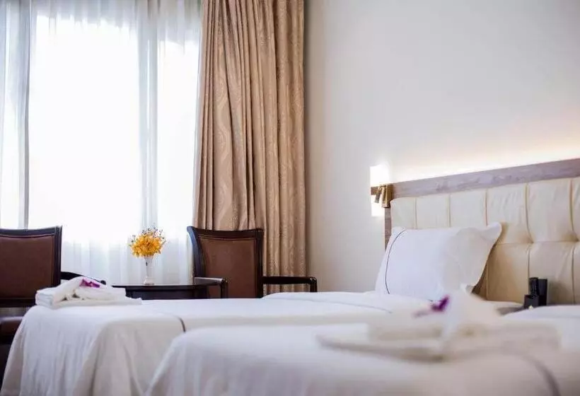 בית מלון כפרי Le President