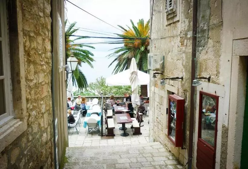 پانسیون Accommodation Old Town Vitaic