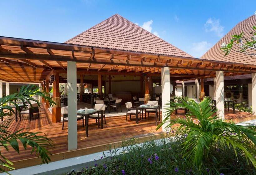 استراحتگاه Kurumba Maldives
