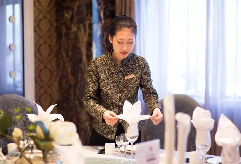 The Brigh Radiance Hotel Weihai