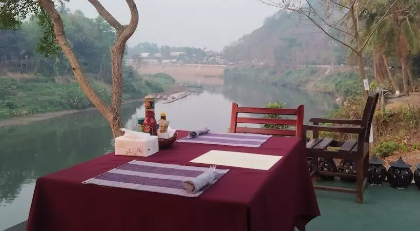 ホテル Ban Lakkham River View