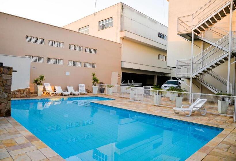 בית מלון כפרי Lito Palace