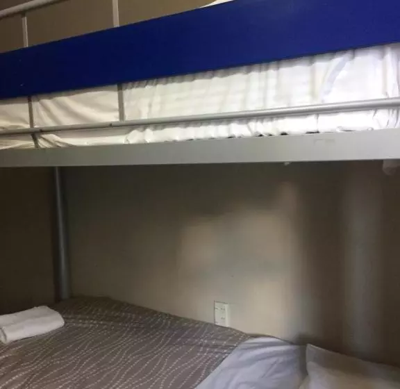 בית מלון כפרי Lodge In The City