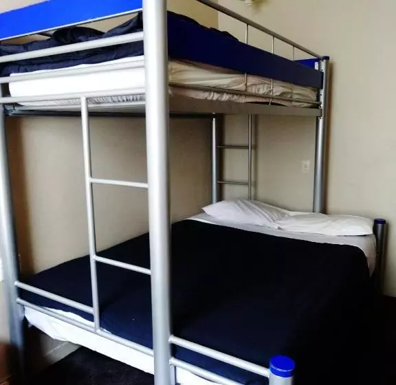 בית מלון כפרי Lodge In The City