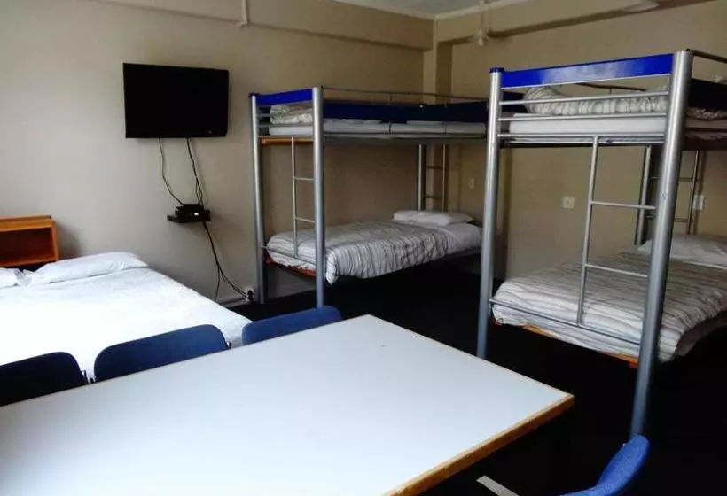 בית מלון כפרי Lodge In The City