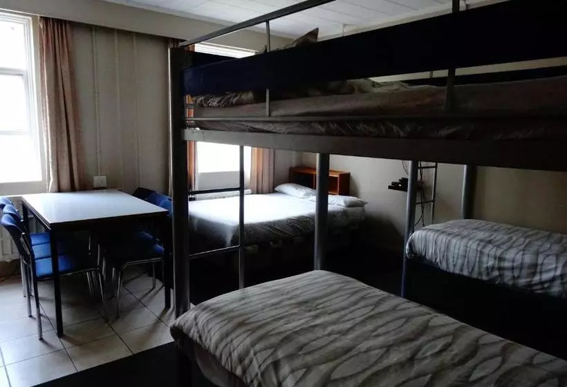 בית מלון כפרי Lodge In The City