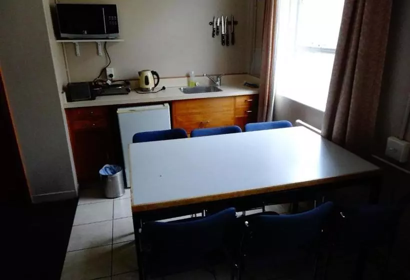 בית מלון כפרי Lodge In The City