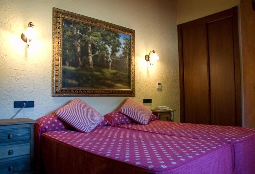 فندق ريفى Caseta Nova