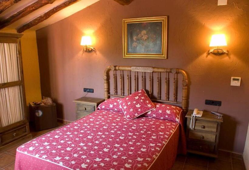 فندق ريفى Caseta Nova