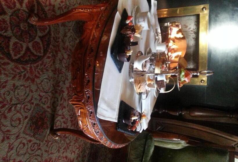 Kilronan Castle Hotel & Spa