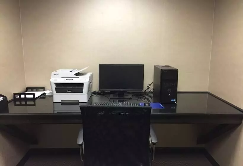 호텔 Holiday Inn Express And Suites   Bradford, An Ihg