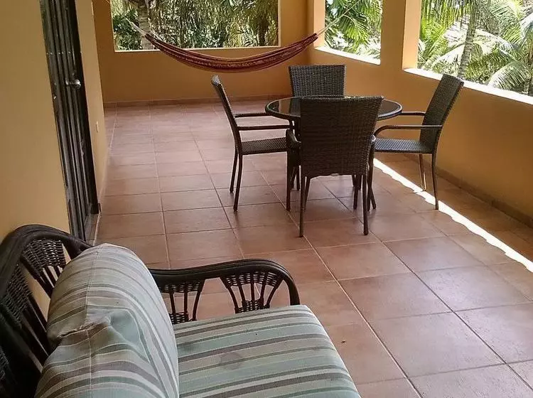 هتل Las Palmas Inn